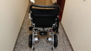 Silla de ruedas eléctrica plegable