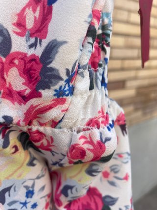 Vestido de vuelo NUEVO con flores