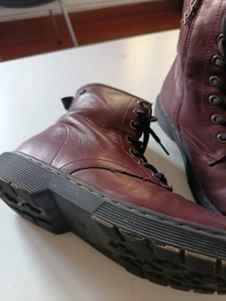 Botas de chica con cordones y cremallera