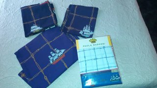Juego 3 piezas de sábanas. Colcha con 2 almohadas