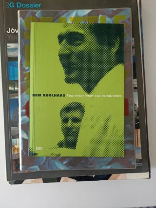 Lote 6 libros y revistas de arquitectura