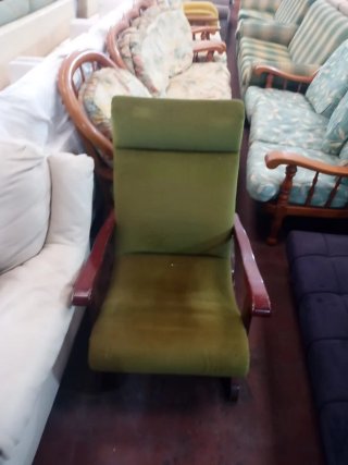 Mecedora de terciopelo verde