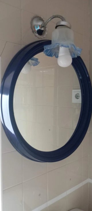 Espejo de baño redondo azul