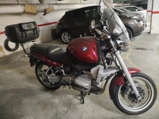 BMW R 850 R con maletas laterales