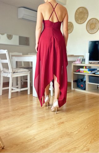 Vestido de fiesta rojo asimétrico