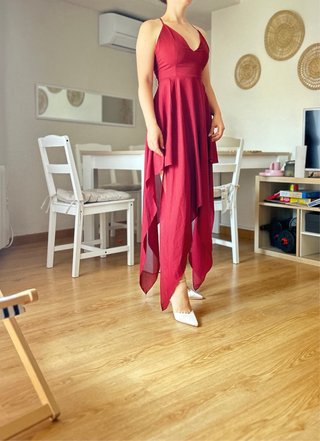 Vestido de fiesta rojo asimétrico