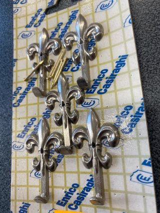 Ganci appendi quadri in metallo