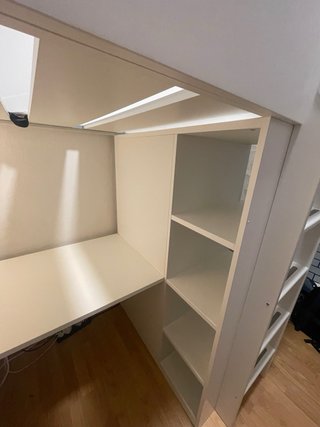 Cama alta IKEA SMÅSTAD con escritorio