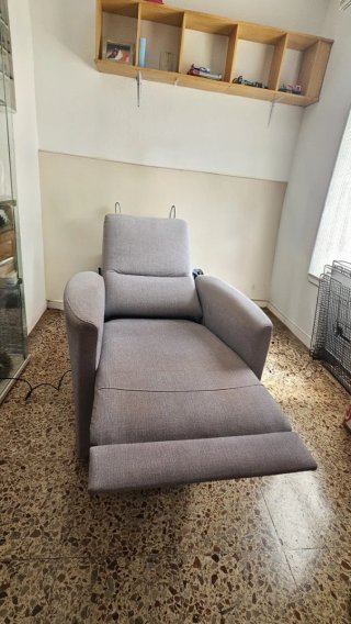 Sofá Eléctrico Gris Como Nuevo casi sin uso