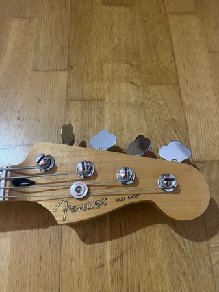 Bajo Fender Jazz Bass Amarillo
