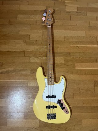 Bajo Fender Jazz Bass Amarillo