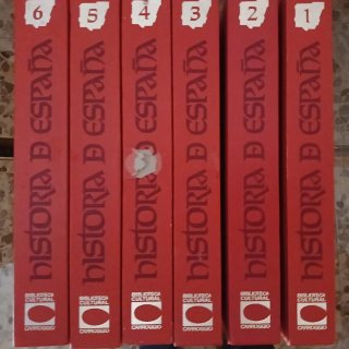 Vendo 6 volúmenes de la Historia de España.