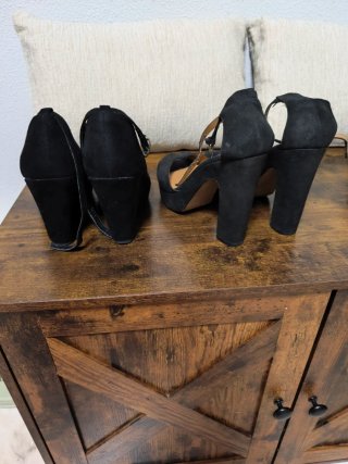 Dos pares de zapatos tacón negros talla 38