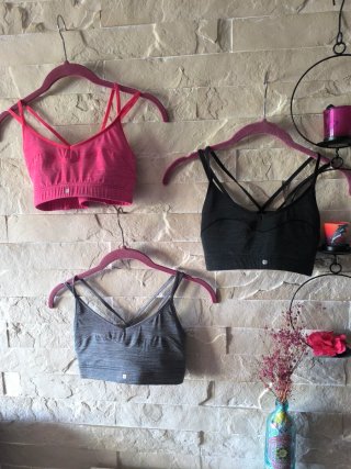 Lote 3 Tops Deportivos gris, negro, fuxia gym yoga