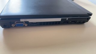 Notebook Fujitsu Lifebook con Caricatore