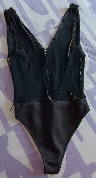 Mono Pull&Bear negro y verde oliva
