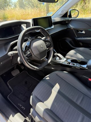 Peugeot 208 Allure EAT8