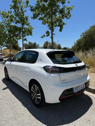 Peugeot 208 Allure EAT8