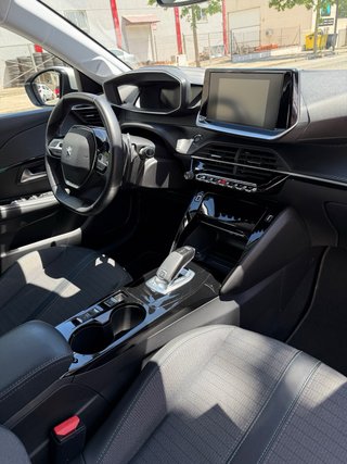 Peugeot 208 Allure EAT8