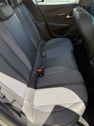 Peugeot 208 Allure EAT8