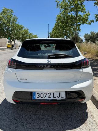 Peugeot 208 Allure EAT8