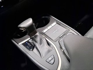 Lexus UX 2.0 250h Business
