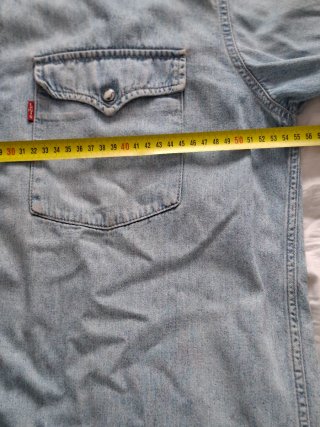 Camisa Vaquera Levi's Talla M. Pero hace una L.