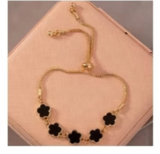 Pulsera ajustable con tréboles negros