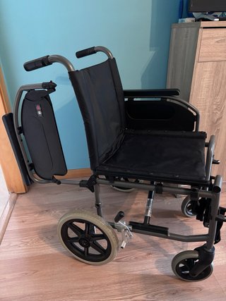 Silla de ruedas plegable