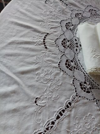 Tovaglia rotondo tombolo bianco