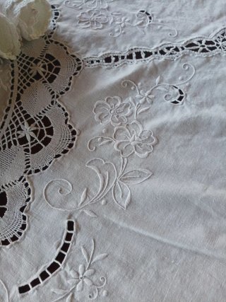 Tovaglia rotondo tombolo bianco