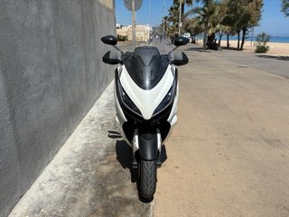 Zontes 350E con 7.397 km en garantía.