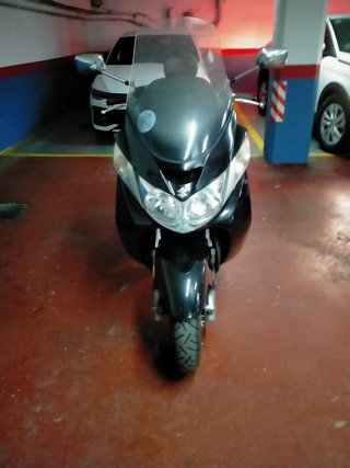 Suzuki Burgman 250 Negra