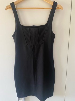 Lote 2 vestidos , otro lo regalo