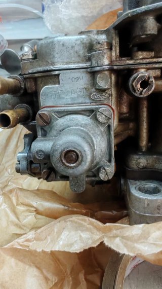 Carburador Pierburg para Ford V6
