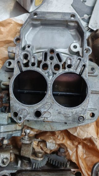 Carburador Pierburg para Ford V6
