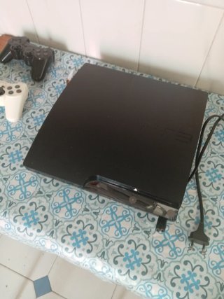 Consola Playstation 3 Slim + 2 Mandos