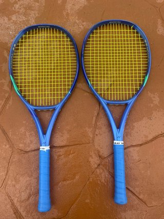 2 Raquetas Yonex Ezone 100 + 2 sets grommets