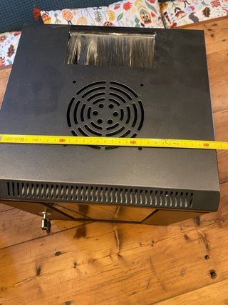 Switch poE+ y rack para instalación Voz/Datos