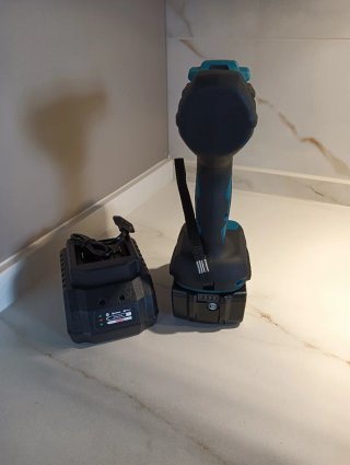 Taladro Makita con Batería 18V 6.0Ah