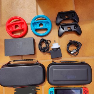 Nintendo Switch V2 + Accesorios
