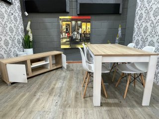 Mesa comedor + 4 sillas + mueble TV