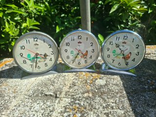 3 sveglie vintage con gallina