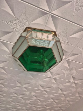 Lámpara de techo hexagonal verde y blanco