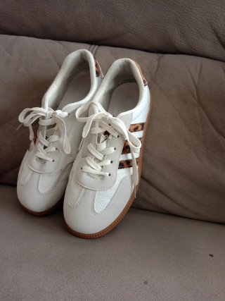 Zapatillas Mujer Blancas con Leopardo