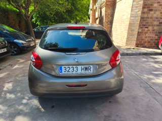 Peugeot 208 2014