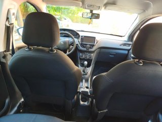 Peugeot 208 2014