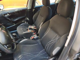 Peugeot 208 2014
