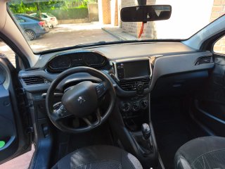 Peugeot 208 2014