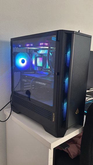PC Gamer Poco Uso. 5070 ti+ windows 11